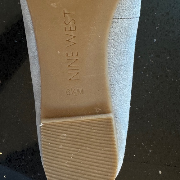 Shoes Nine West Light Gray Scalloped Flats - Picture 4 of 6